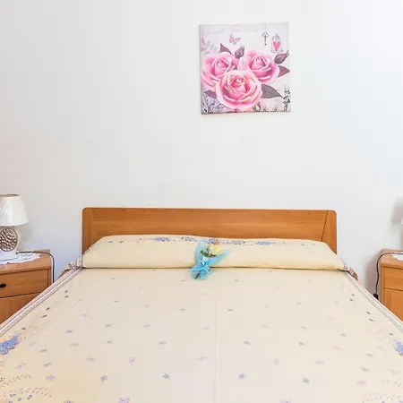 Angela Ad Apartment Avola